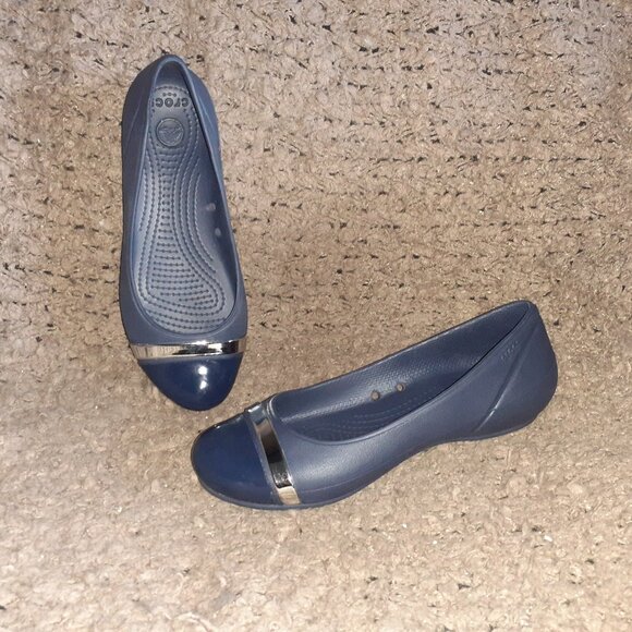 CROCS-Silver Stripe-Navy Blue Slip On Cap Toe Ballet Flats-Size 6-Near Mint - Picture 1 of 7